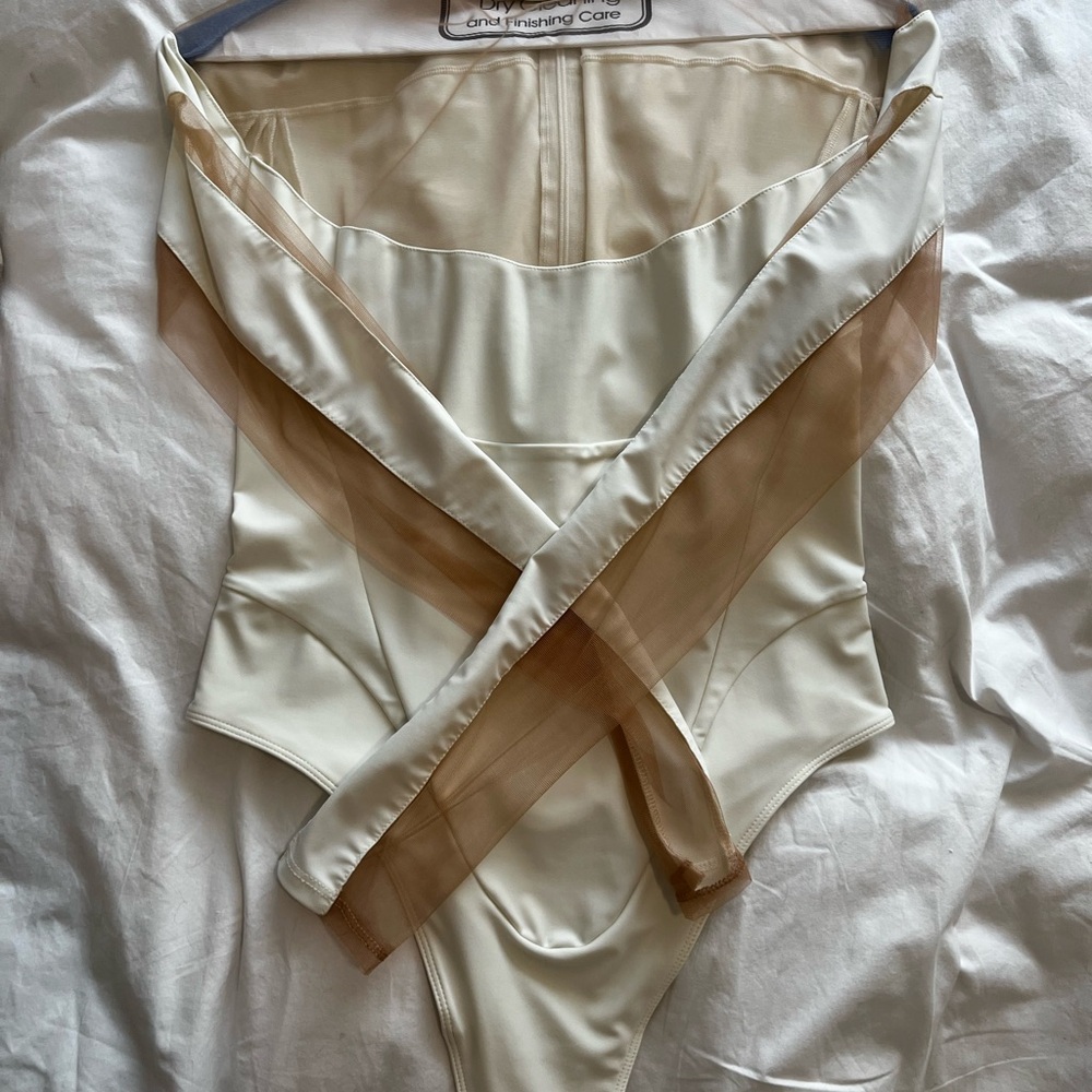 Mugler White Off-Shoulder Choker Bodysuit - Picture 4 of 4